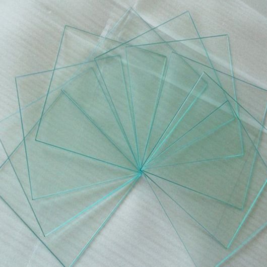 Top Glass Companies in UAE 2 glass sheets