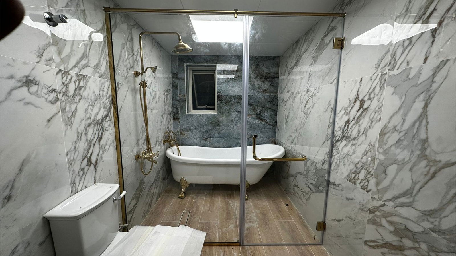 Professional Glass Installation Services in Dubai 4 Professional Glass Installation Services in Dubai